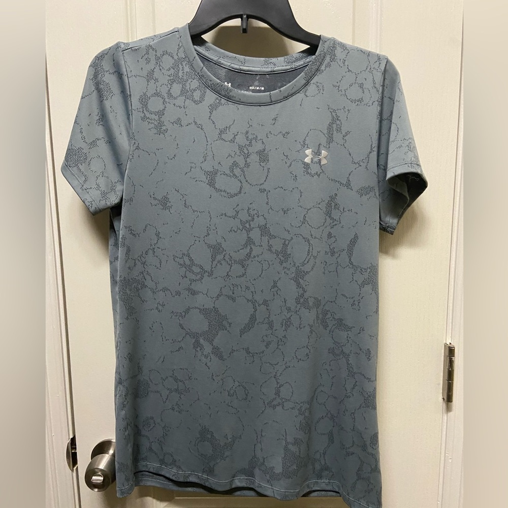 Women’s Under Armour workout shirt